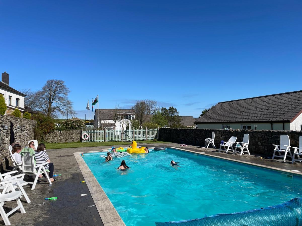 Trenewydd Farm Holiday Cottages Cardigan Kültér fotó